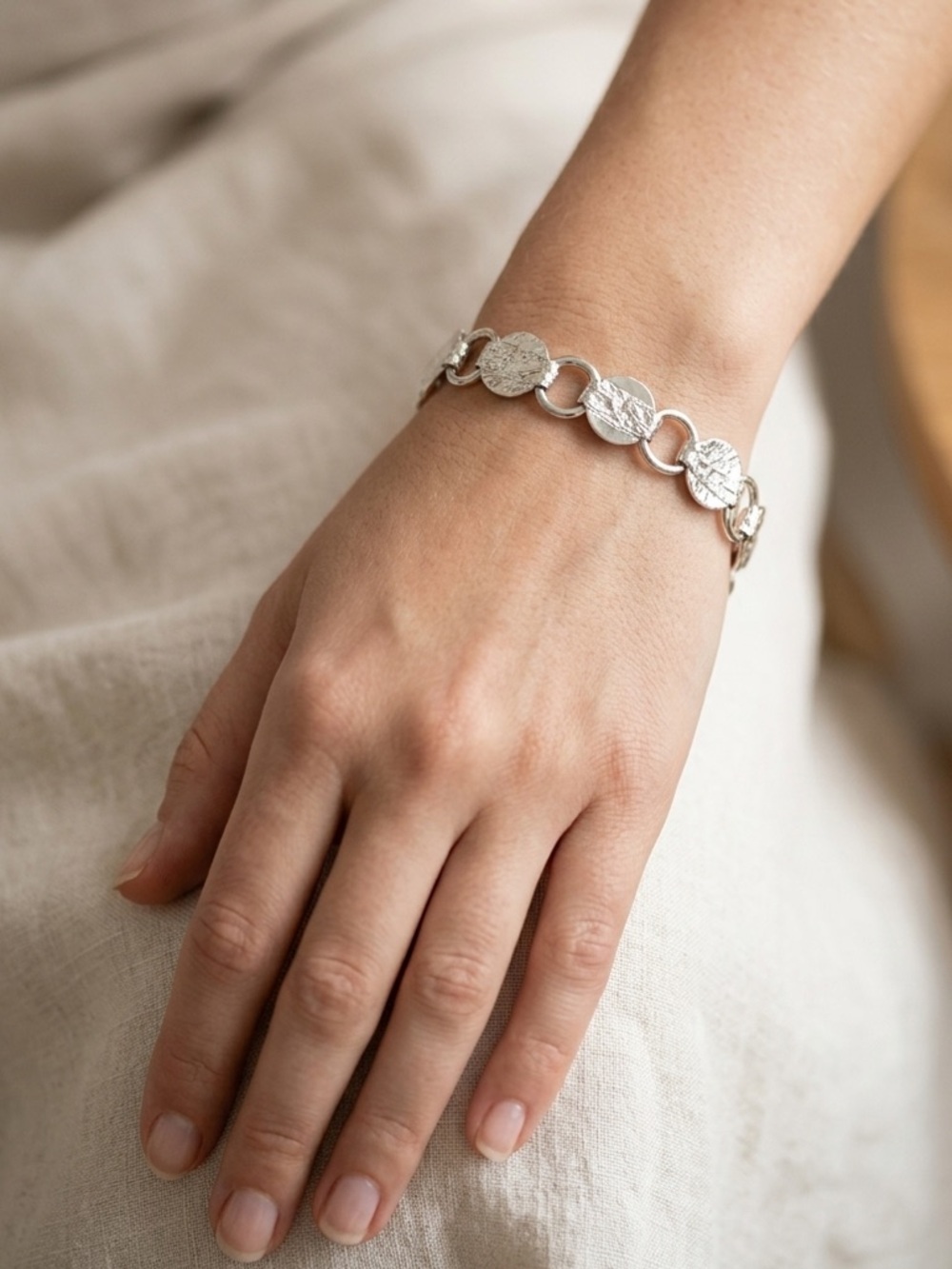 Sarah Coventry Vintage Signed Silver  Bracelet Engraved Floral Minimalist